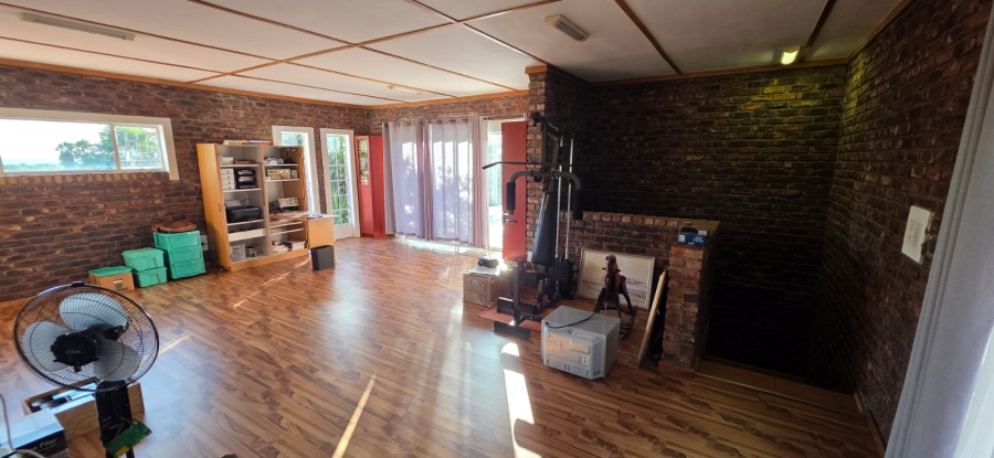 5 Bedroom Property for Sale in Wilkoppies North West